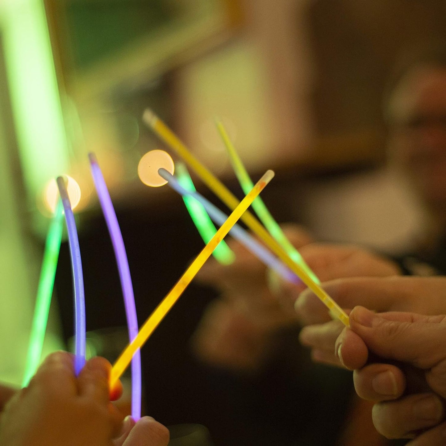 Relaxdays Set of 300 Glow Sticks, Connector Included, Bendable Glow Stick Bracelets