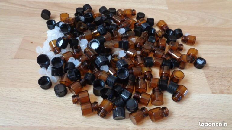 32pcs of 1ml Small Brown Glass Dropper Bottles | Empty Cosmetic & Essential Oil Bottles