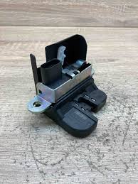 Rear Tailgate Boot Lock Latch Actuator – Trunk Boot Lid Liftgate Lock for VW Golf MK5/MK6, SEAT Leon (5K0827505A, 1P0827505D, 1K6827505E, 5M0827505E, 5ND827505)