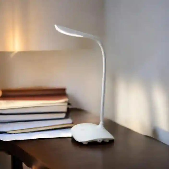 Small Table Lamp for Bedroom – Battery Powered LED Desk Light for Reading & Study